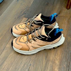 Hoka size 9 hiking shoes never worn